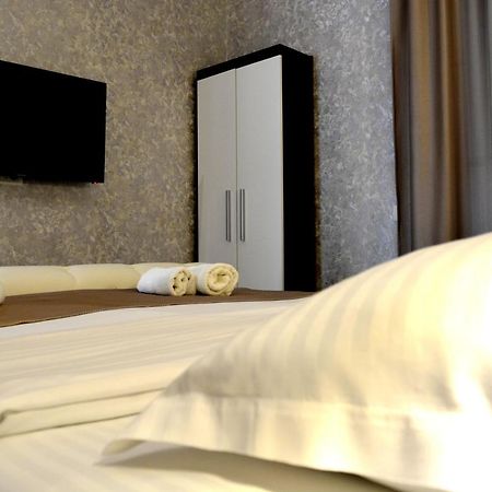 Arizet Boutique Mamaia Hotel Bagian luar foto