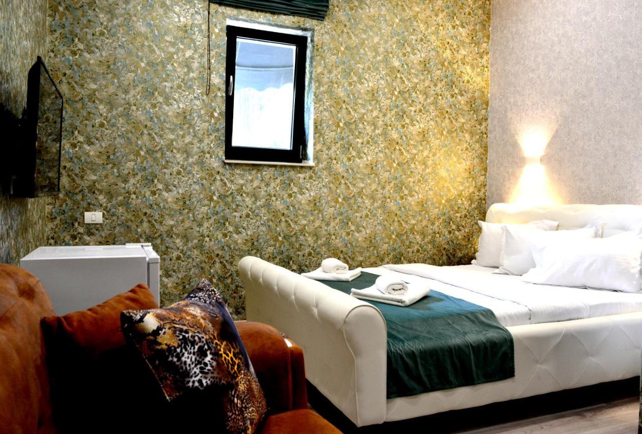 Arizet Boutique Mamaia Hotel Bagian luar foto