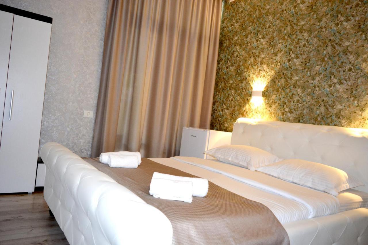 Arizet Boutique Mamaia Hotel Bagian luar foto